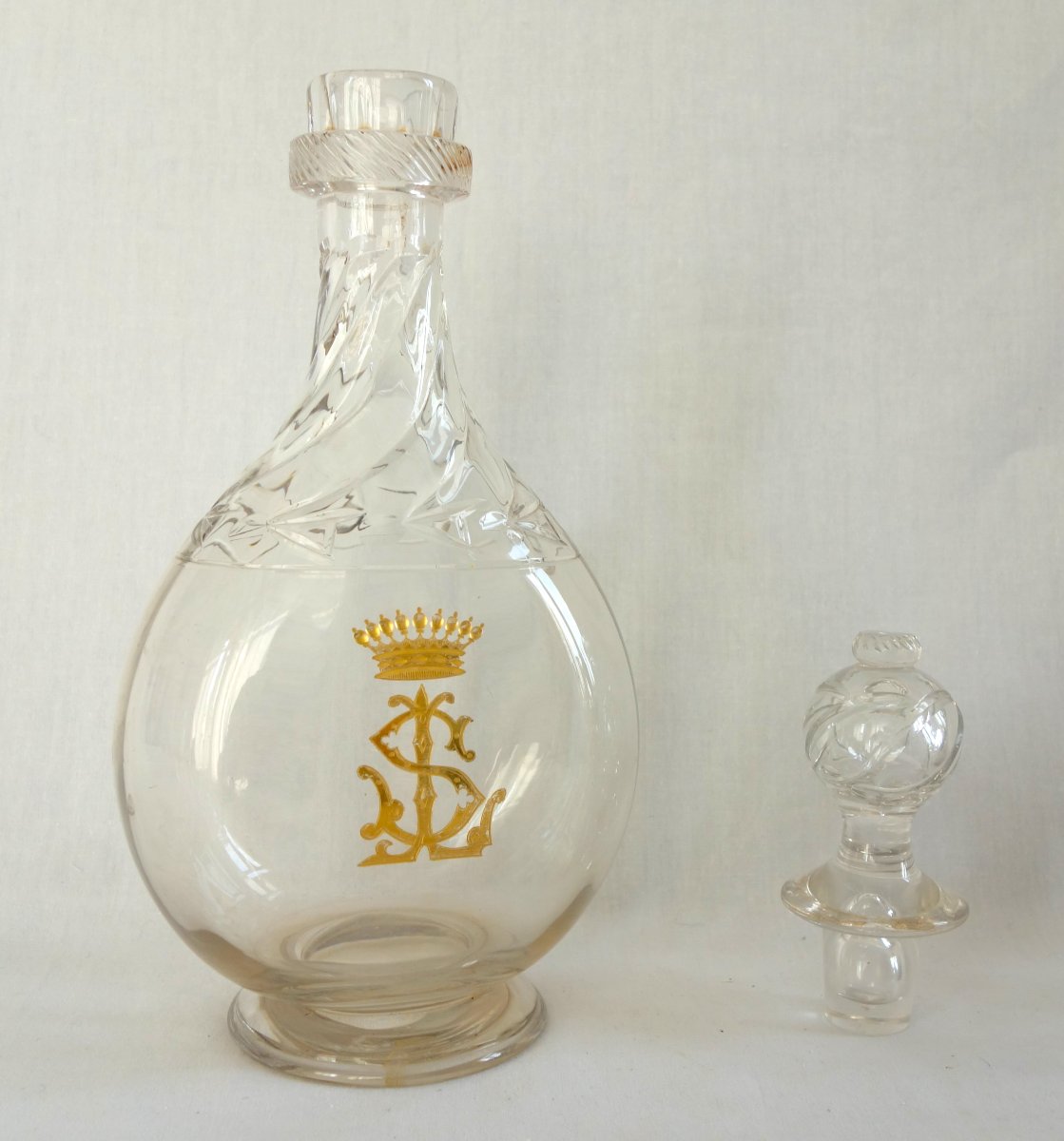 Saint Louis - Glassware Set For 8, 28 Pieces, Cluny Model, Plain With Gold Engraving Featuring A Count's Crown -photo-5