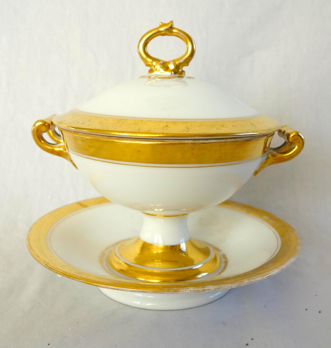 White And Gold Paris Porcelain Soup Bowl, Circa 1830-photo-3