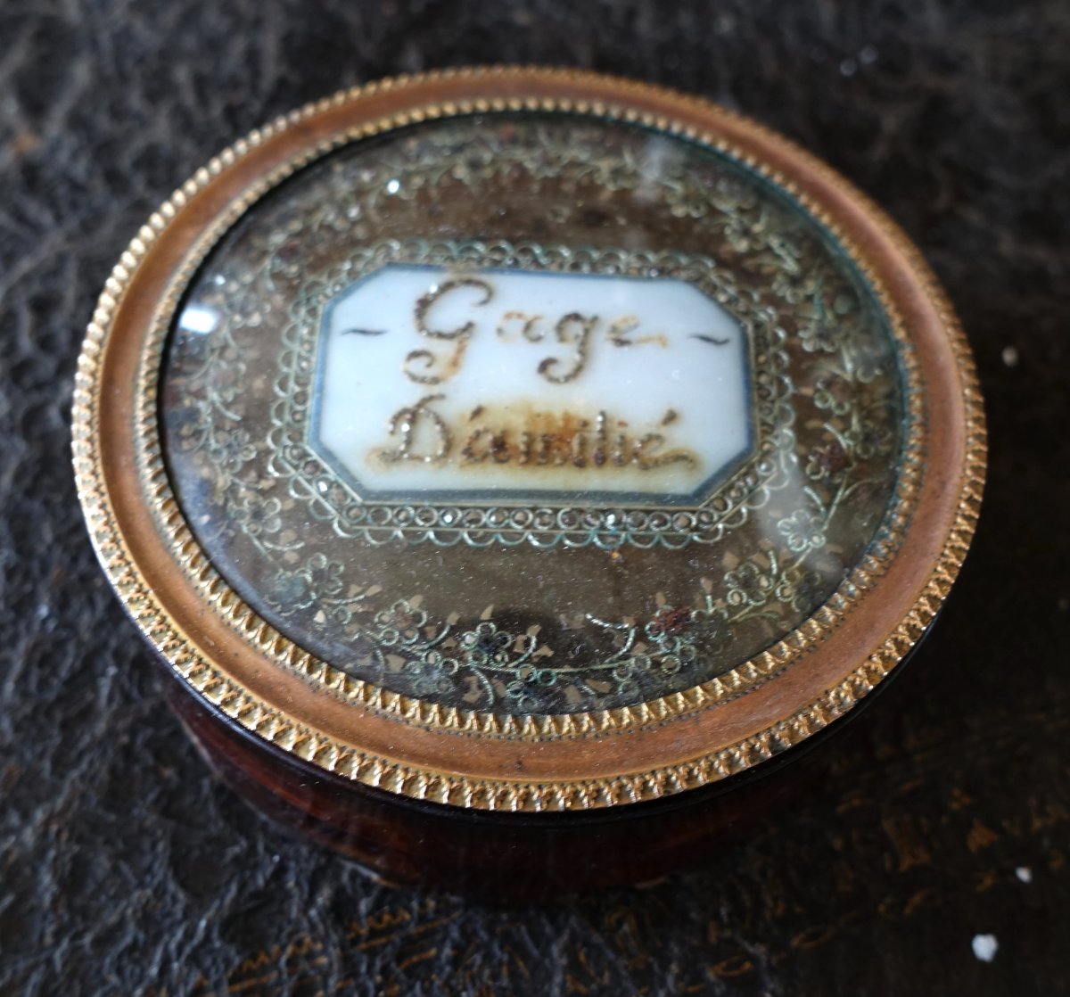 Round Tortoiseshell Box With A Pompon—a Token Of Friendship From The Late 18th Century / Early 19th Century-photo-3
