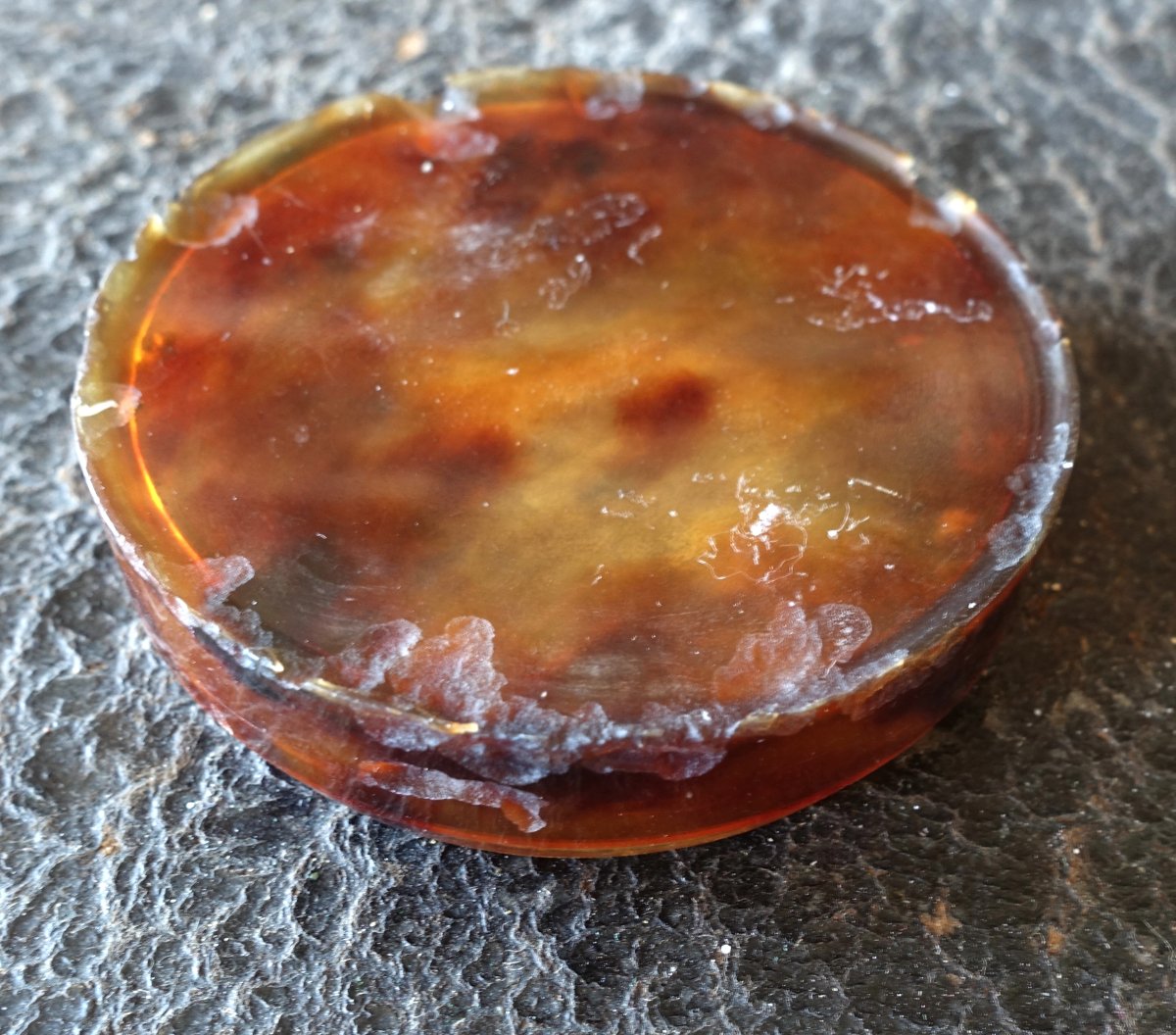 Round Tortoiseshell Box With A Pompon—a Token Of Friendship From The Late 18th Century / Early 19th Century-photo-2