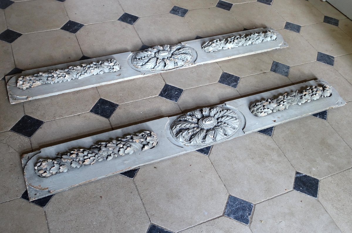 Paire de panneaux de boiserie d'époque Louis XVI pour plafond, poutre ou usage mural 18e siècle