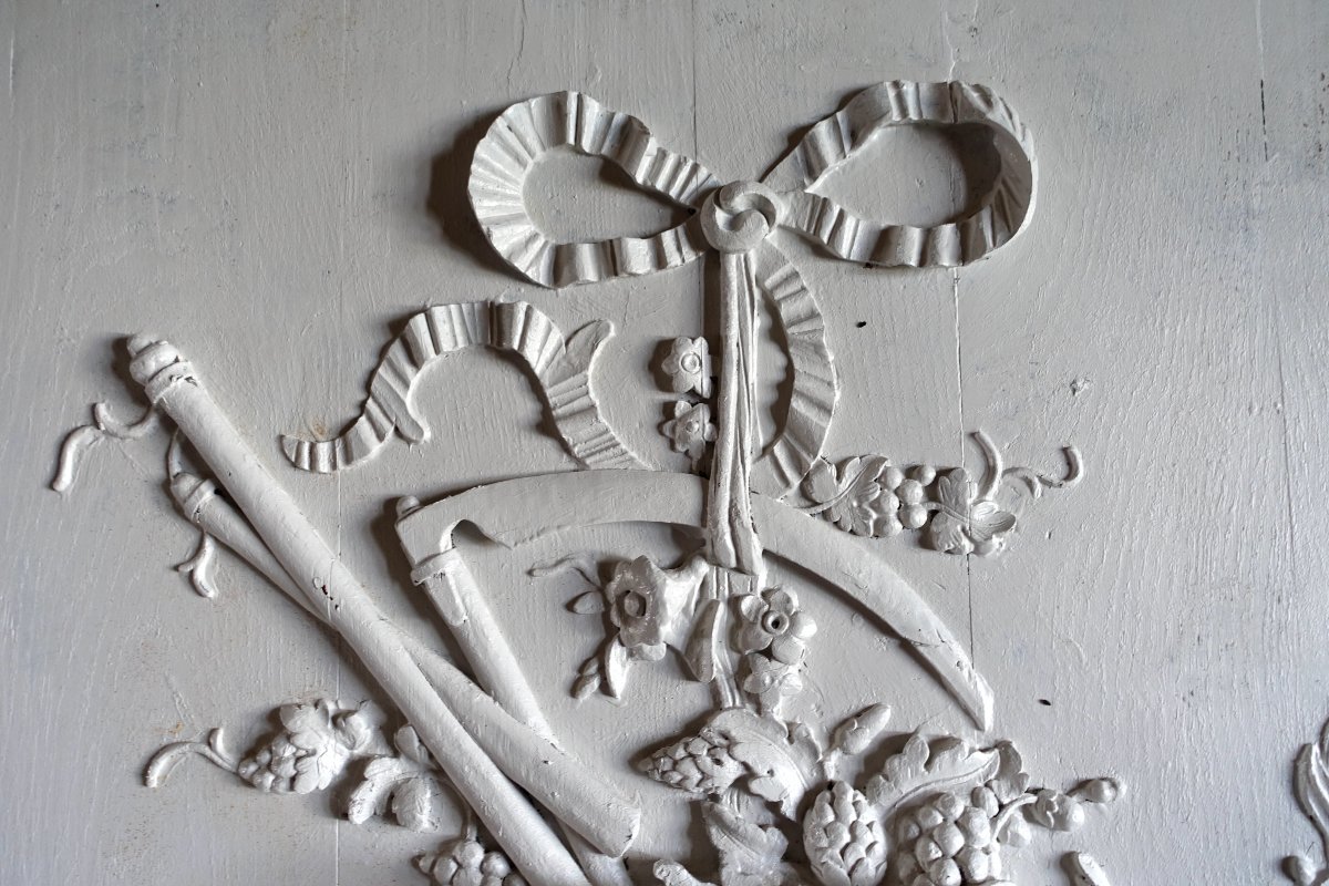 Louis XVI-style Trophy-shaped Door-top Panel—solid Oak, Finely Carved In Relief-photo-3