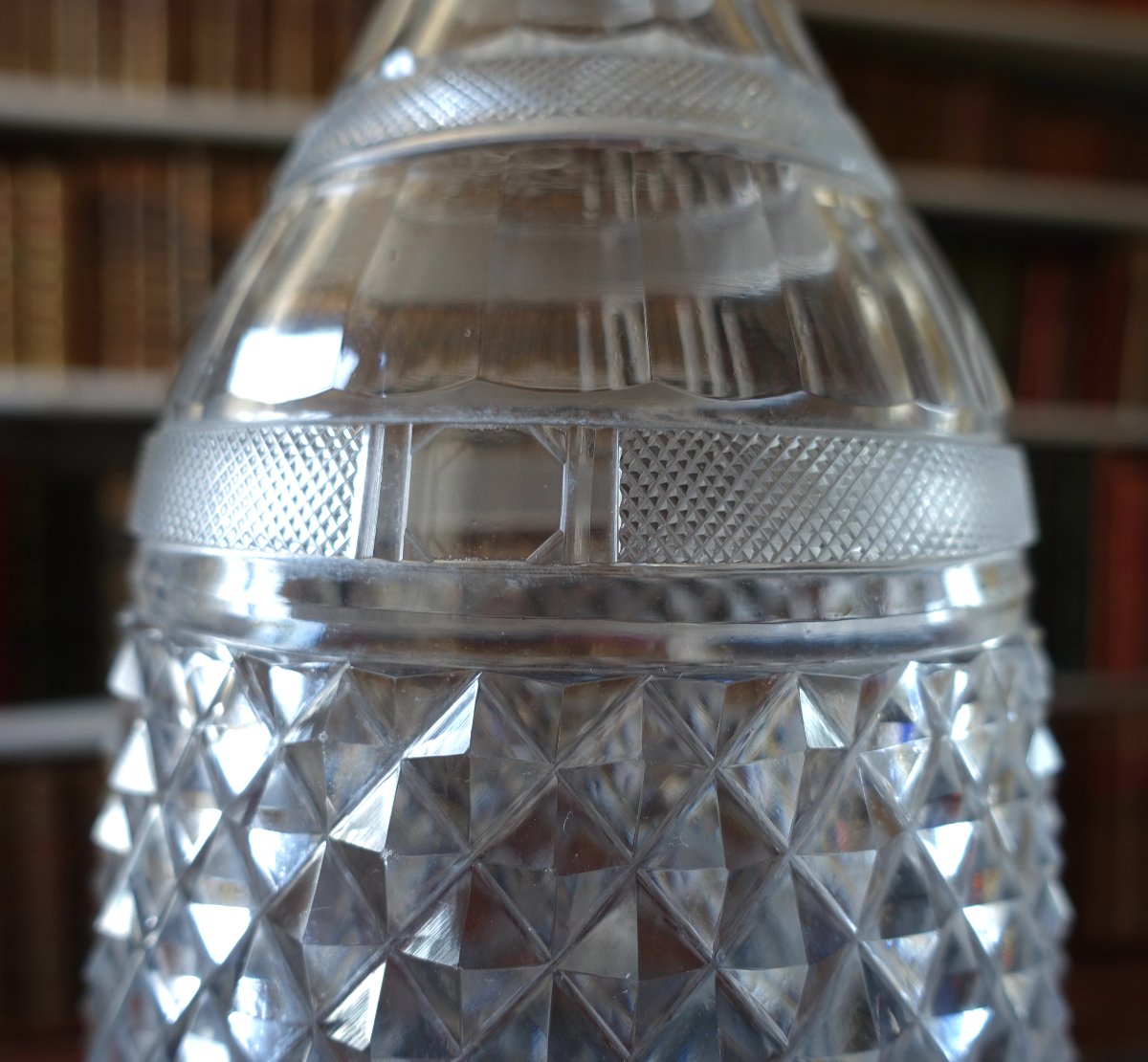 Le Creusot : carafe à vin / carafe à whisky taillée, époque Empire Restauration vers 1810 - 20-photo-1