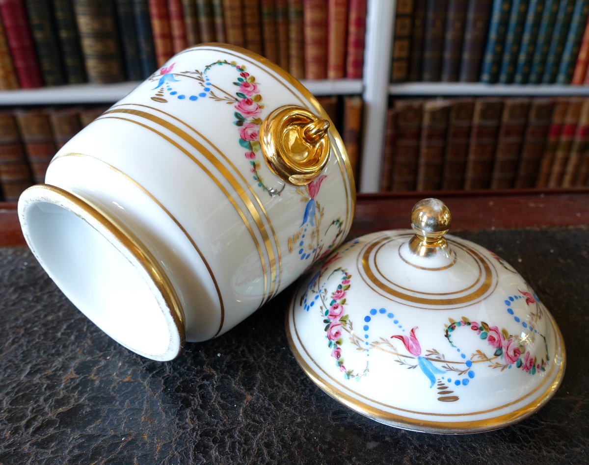 grand Sucrier Louis XVI à décor floral en porcelaine de Paris d'époque fin 18e début 19e-photo-2