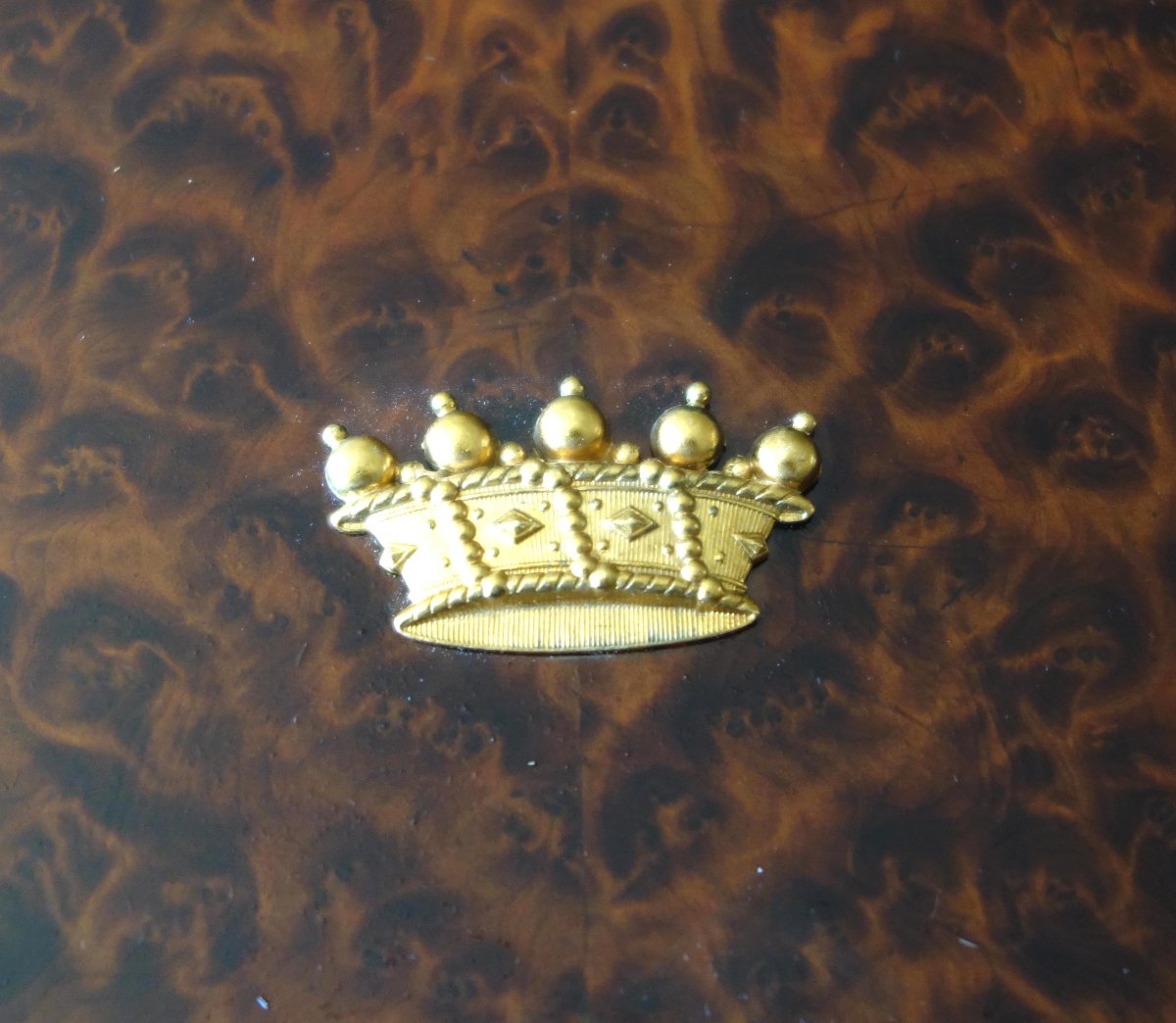 Large Chest For Shawls, Scarves, And Ties With A Crown Motif, From The Time Of Baron d'époque Napoleon III-photo-4