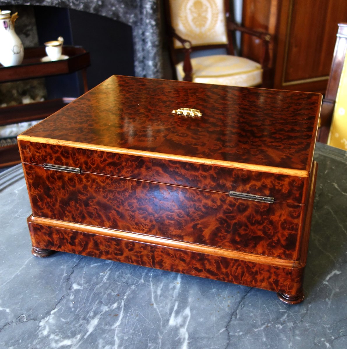 Large Chest For Shawls, Scarves, And Ties With A Crown Motif, From The Time Of Baron d'époque Napoleon III-photo-6
