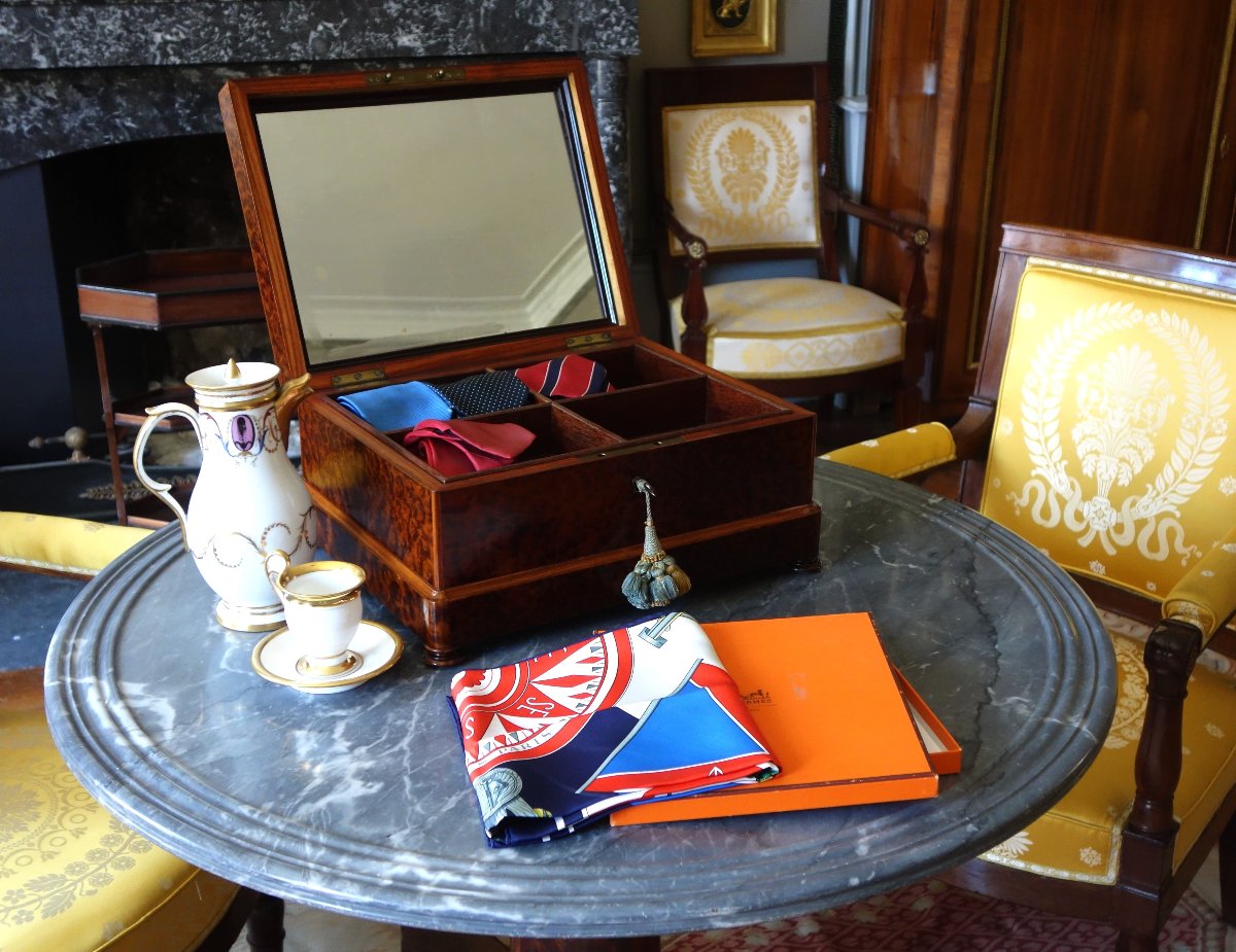 Large Chest For Shawls, Scarves, And Ties With A Crown Motif, From The Time Of Baron d'époque Napoleon III-photo-8