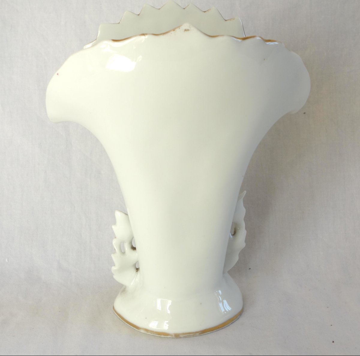 Vase cornet en porcelaine de Paris dans le goût de Jacob Petit - décor floral polychrome et or-photo-4
