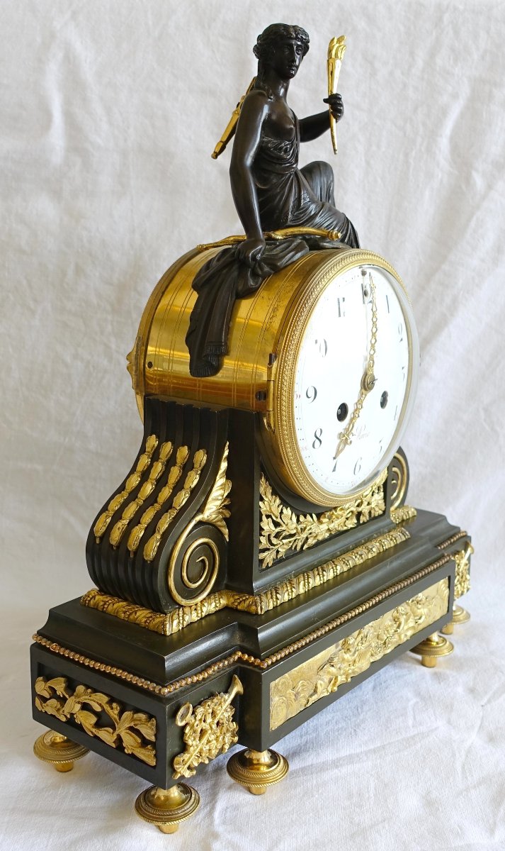 Louis XVI-era Clock In Patinated And Gilded Bronze—an Allegory Of Love, Late 18th Century-photo-1