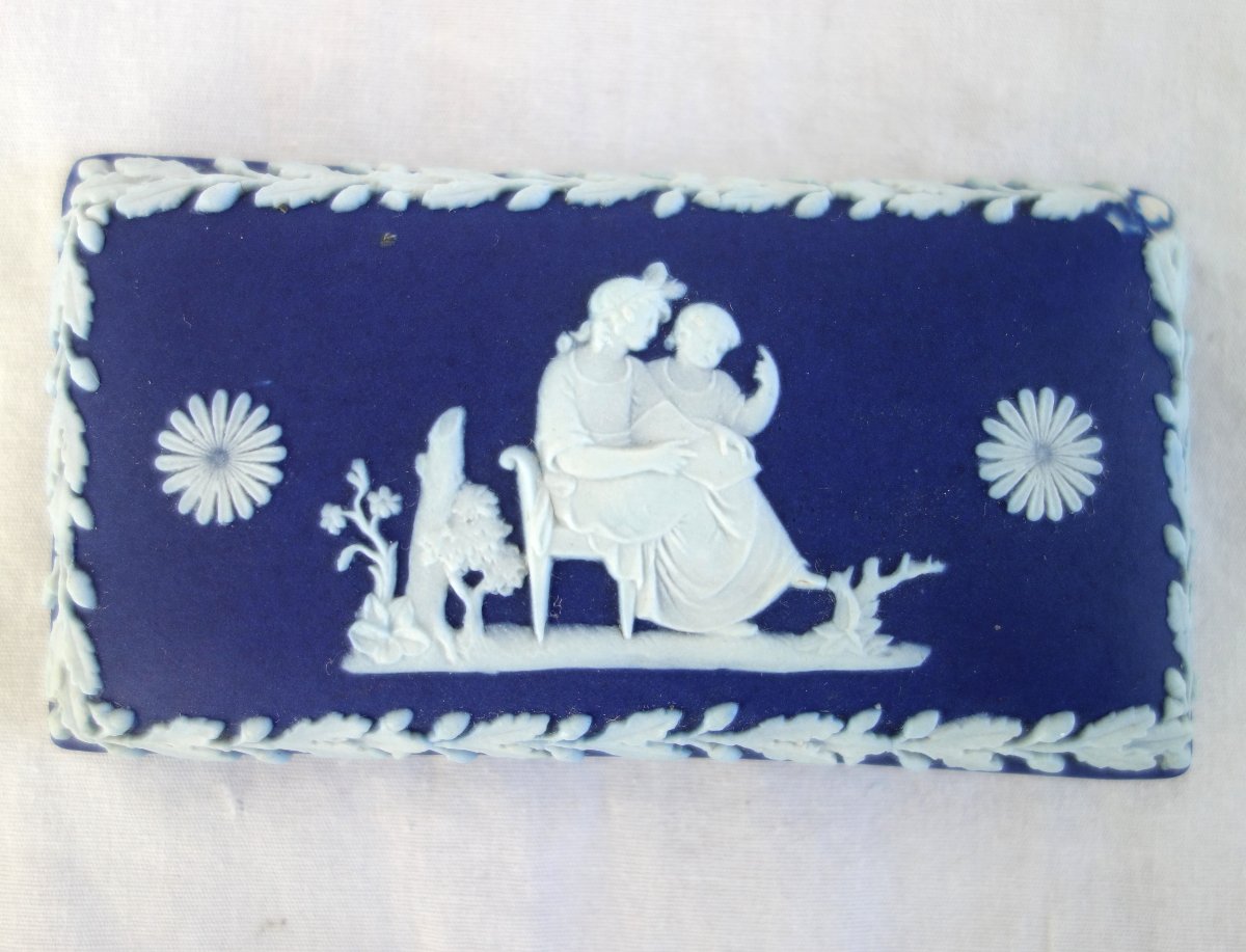 Wedgwood - Antique-style Box Made Of Bisque Porcelain-photo-6
