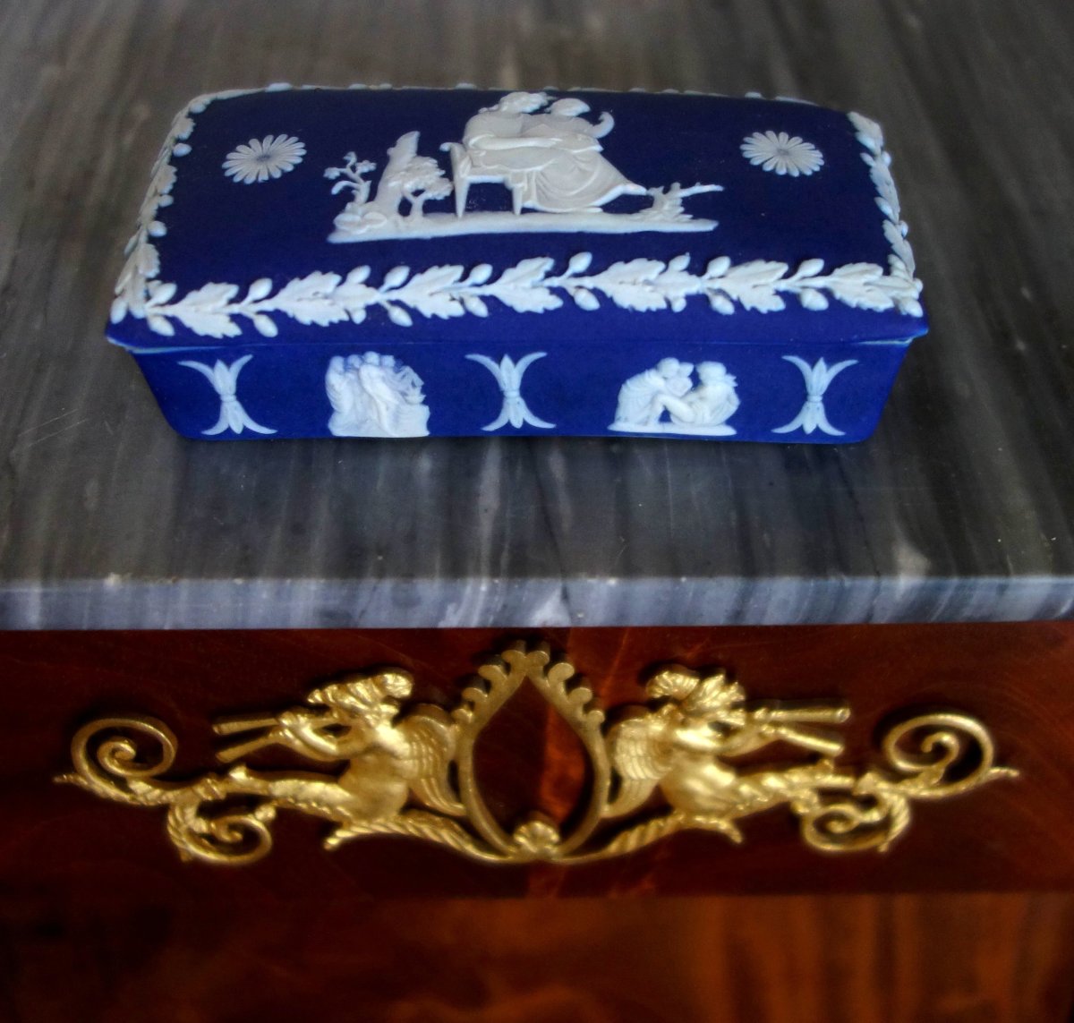 Wedgwood - Antique-style Box Made Of Bisque Porcelain