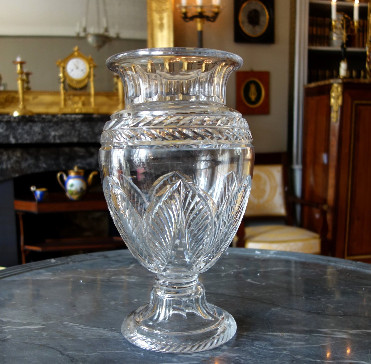 Saint Louis Grand vase ovoide style Empire en cristal de Saint Louis finement taillé - 35,5cm