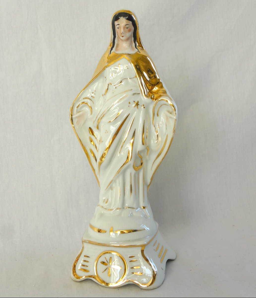 Statue Of The Blessed Virgin Mary In White And Gold Paris Porcelain—circa 1850-photo-1
