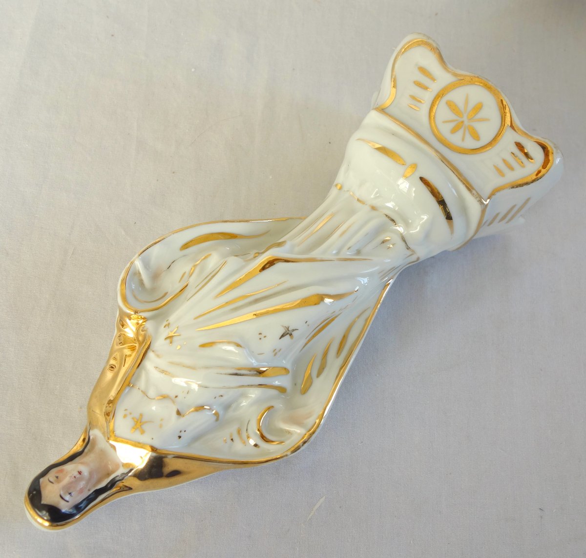Statue Of The Blessed Virgin Mary In White And Gold Paris Porcelain—circa 1850-photo-5