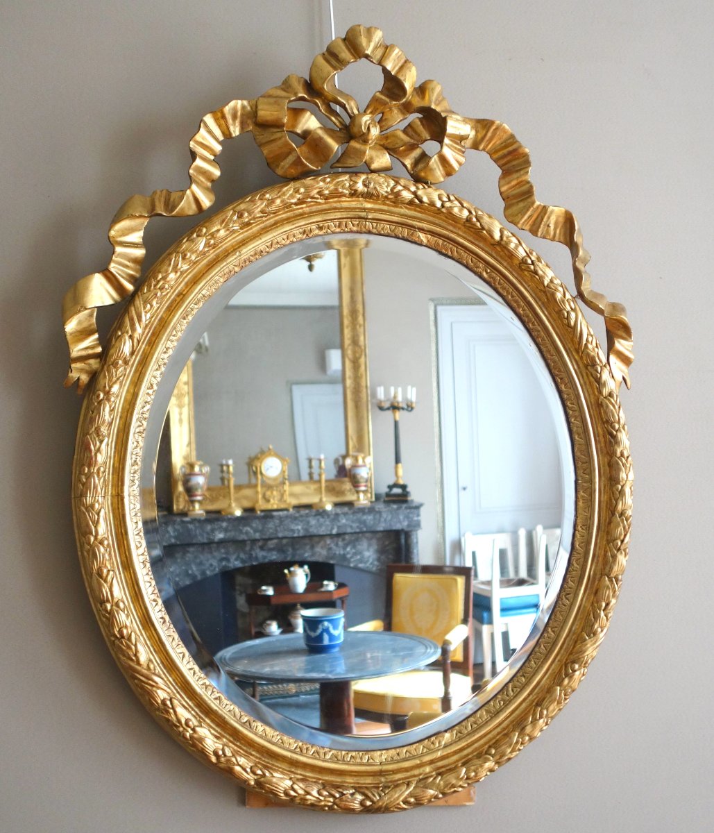 Oval-shaped Gilded Wooden Mirror From The Louis XVI Period