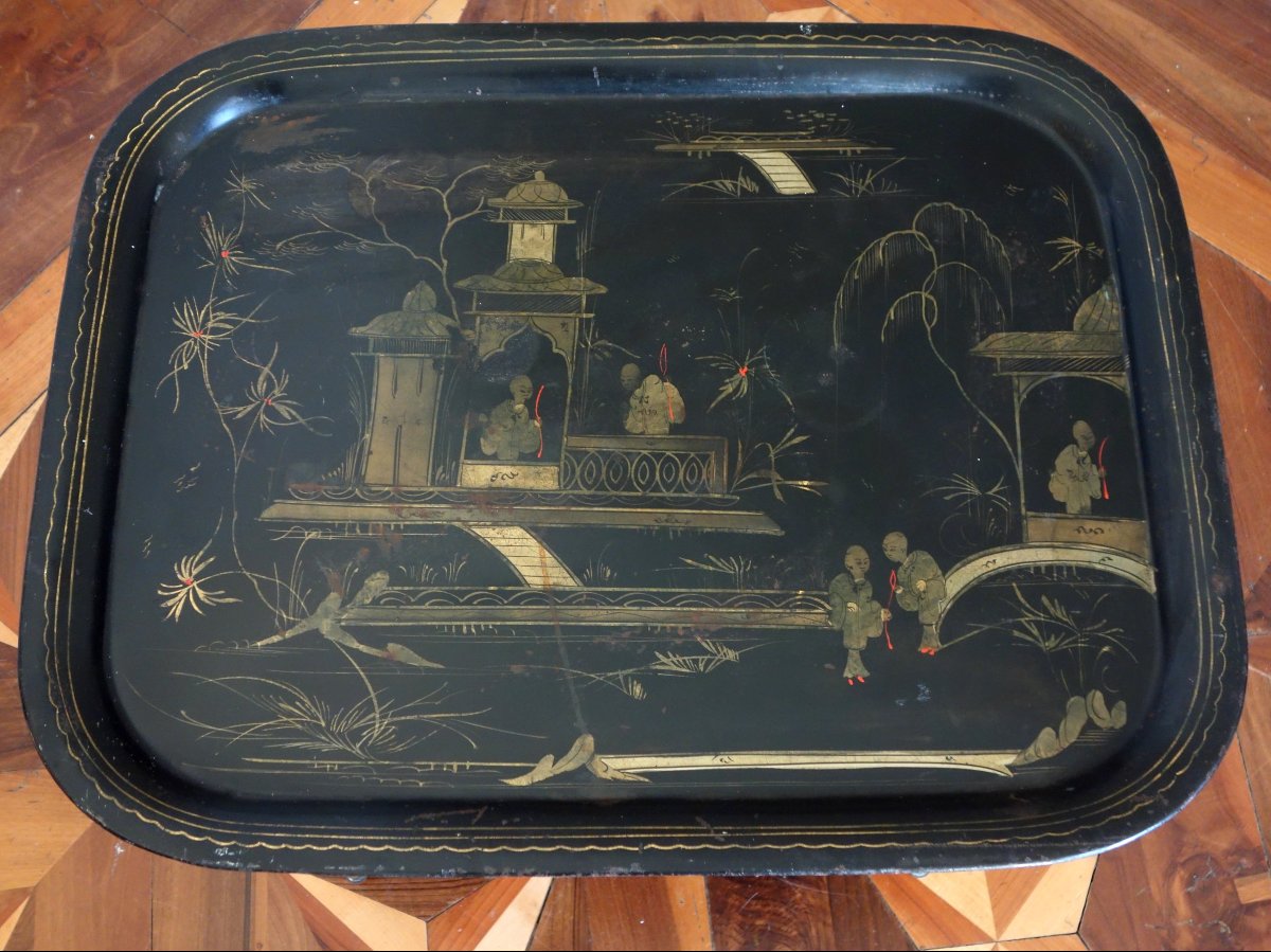 Grand plateau Napoléon III en tôle laquée de chinoiseries, monté table basse Madeleine Castaing-photo-3