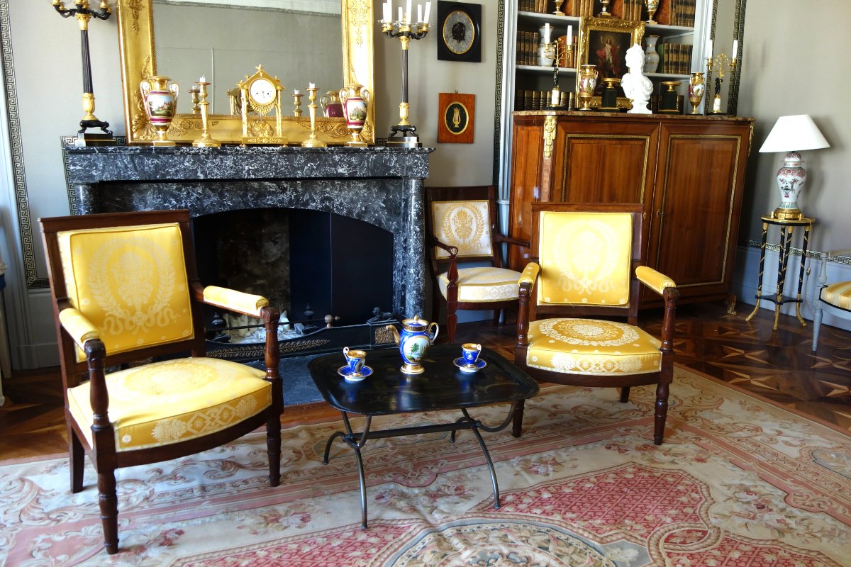 Grand plateau Napoléon III en tôle laquée de chinoiseries, monté table basse Madeleine Castaing-photo-8