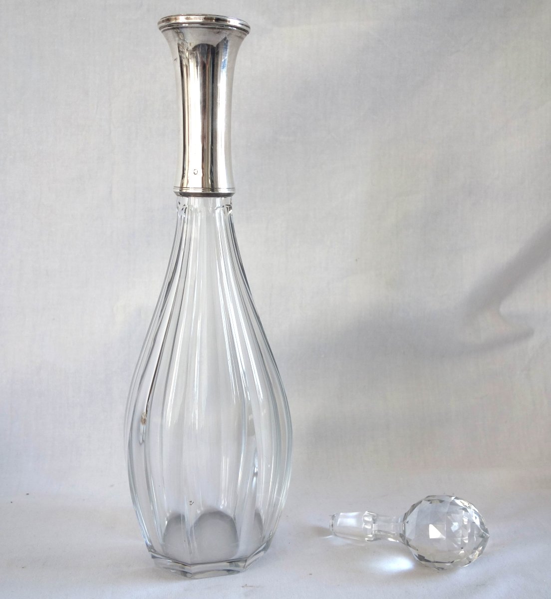 Baccarat, Carafe à vin en cristal taillé, modèle Malmaison montée argent massif Minerve-photo-3