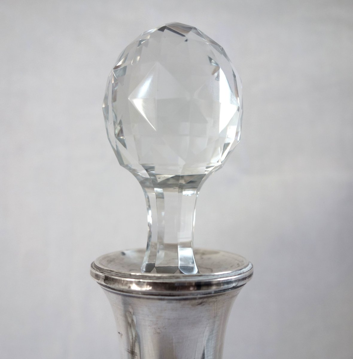 Baccarat, Carafe à vin en cristal taillé, modèle Malmaison montée argent massif Minerve-photo-3