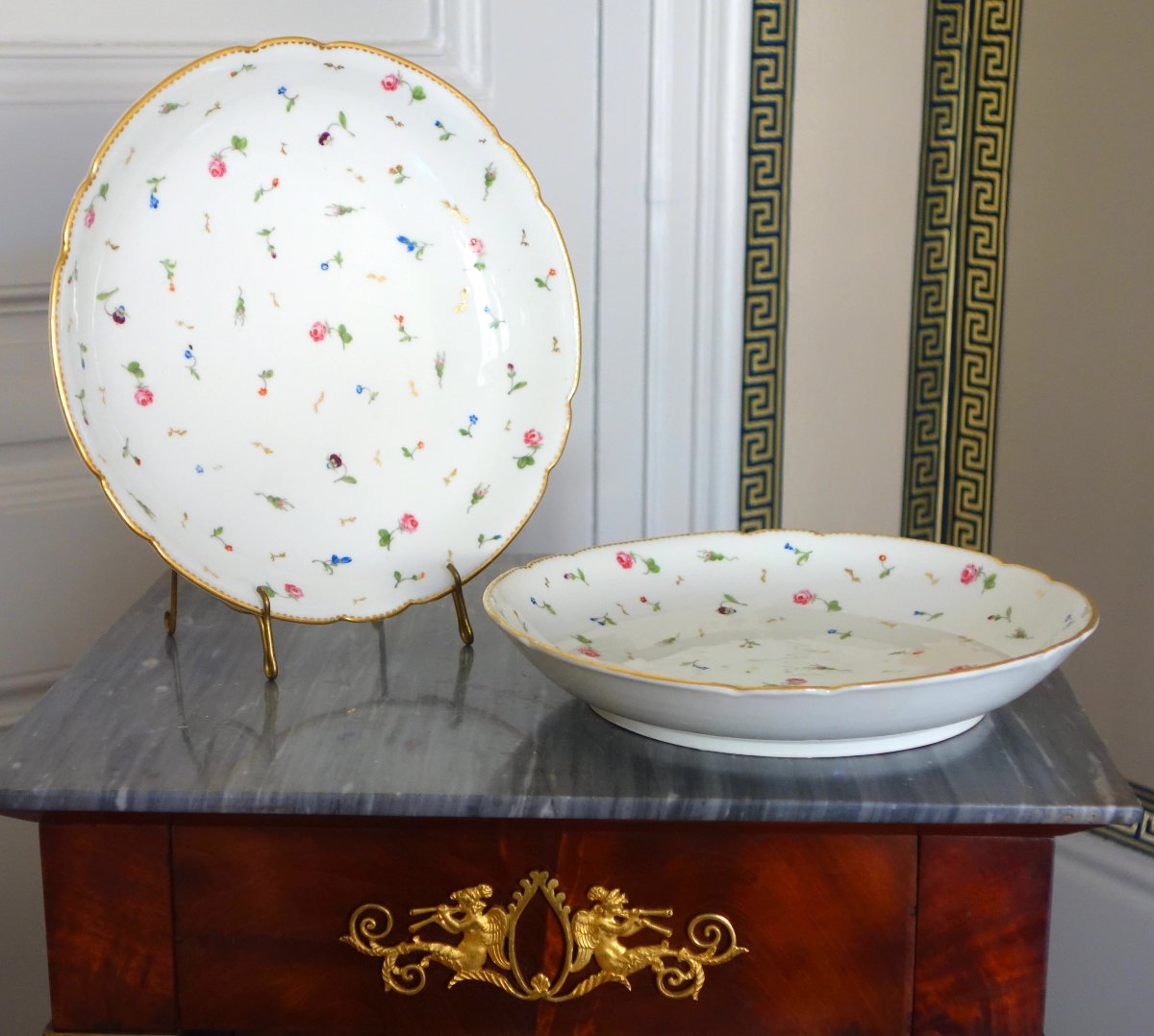 Nyon: Pair Of Porcelain Bowls Or Fruit Bowls With Polychrome And Gold Decoration—late 18th Century, Signed