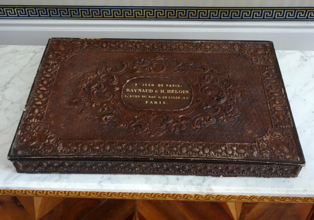 Large Cardboard Box Imitating Embossed Leather, Signed "à Jean De Paris Raynaud & Heloin"-photo-2