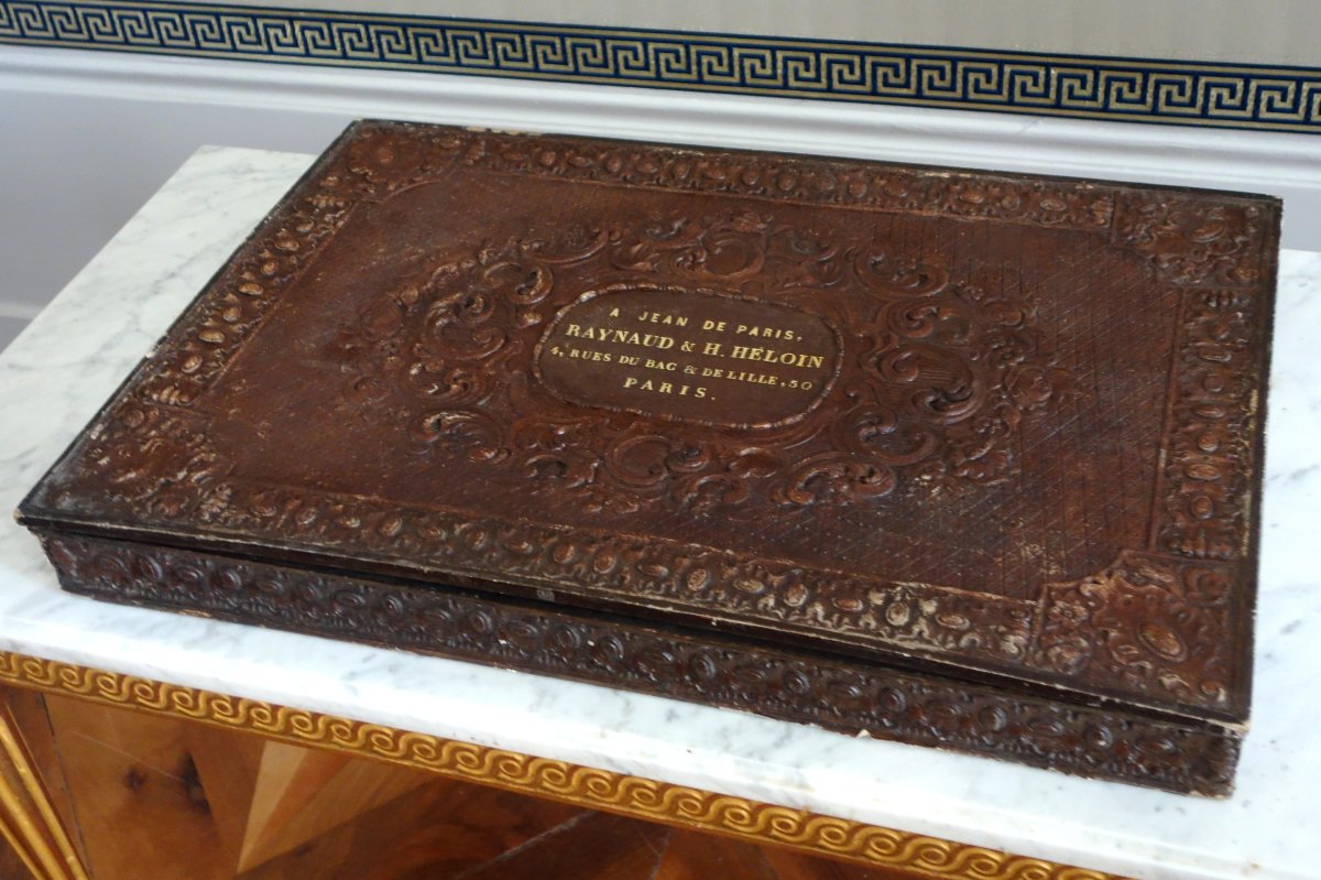 Large Cardboard Box Imitating Embossed Leather, Signed "à Jean De Paris Raynaud & Heloin"-photo-4