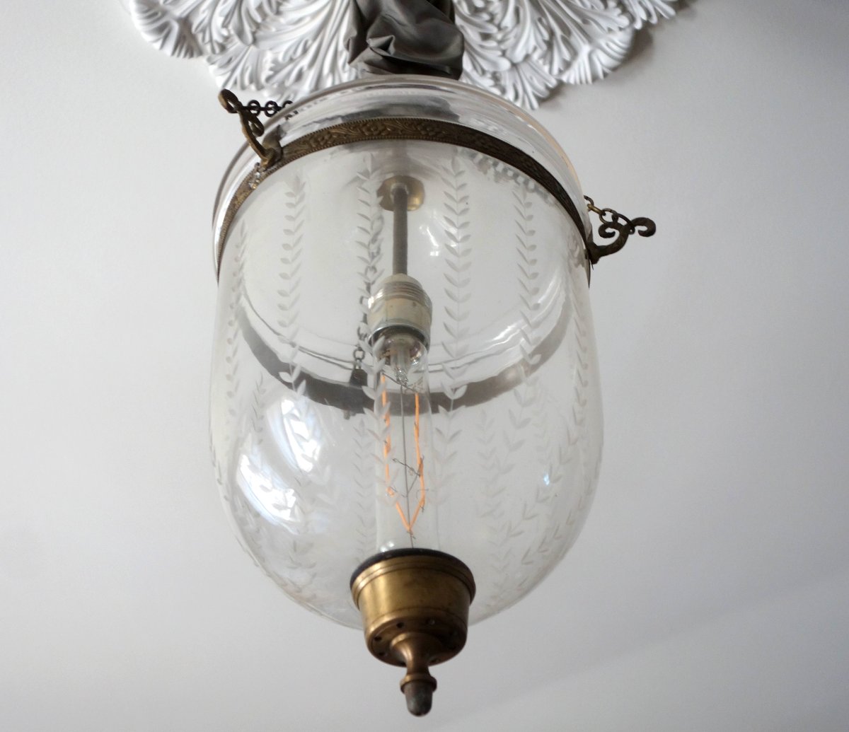 Neoclassical Bell-shaped Hallway Lantern With A Blown-glass Smoke Diffuser-photo-1