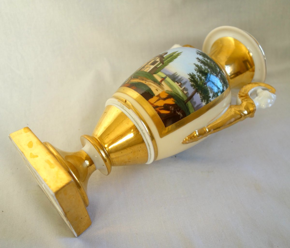 Empire-style Vase Made Of Parisian Porcelain, Gilded With Fine Gold, Featuring A Landscape And An Ancient Allegory-photo-4