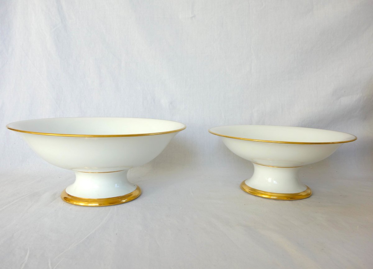 Manufacture Honoré : Service de table pour 18 personnes en porcelaine blanche à filets or signé-photo-4