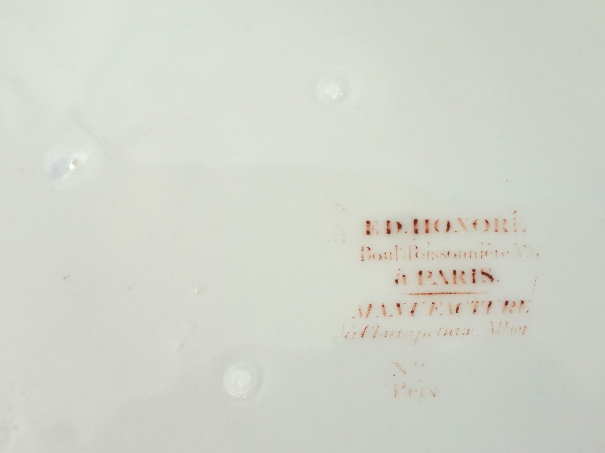Manufacture Honoré : Service de table pour 18 personnes en porcelaine blanche à filets or signé-photo-6
