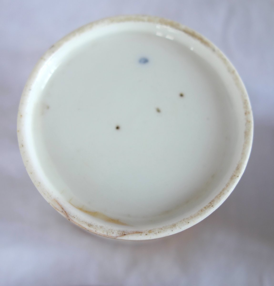 Pair Of Empire-period Porcelain "litron" Coffee Cups, With A Gold-dotted Monogram Design-photo-5