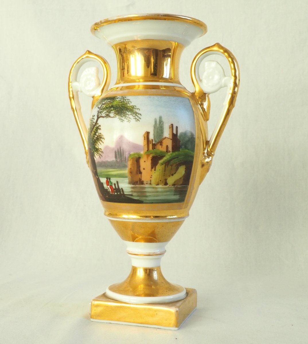 Vase Empire en porcelaine de Paris doré à l'or fin, couple d'ecossais jouant au golf-photo-4