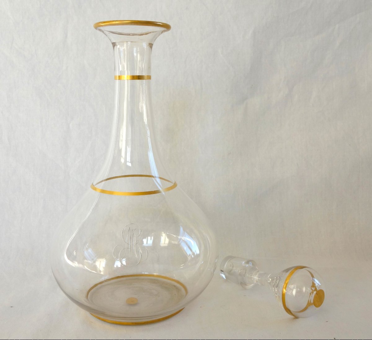 Baccarat - Crystal Decanter With Gold-plated Ribbing, Mg Monogram, And Paper Label-photo-2