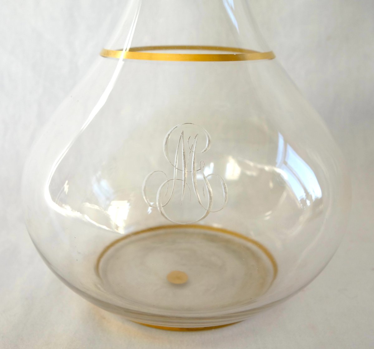 Baccarat - Crystal Decanter With Gold-plated Ribbing, Mg Monogram, And Paper Label-photo-2