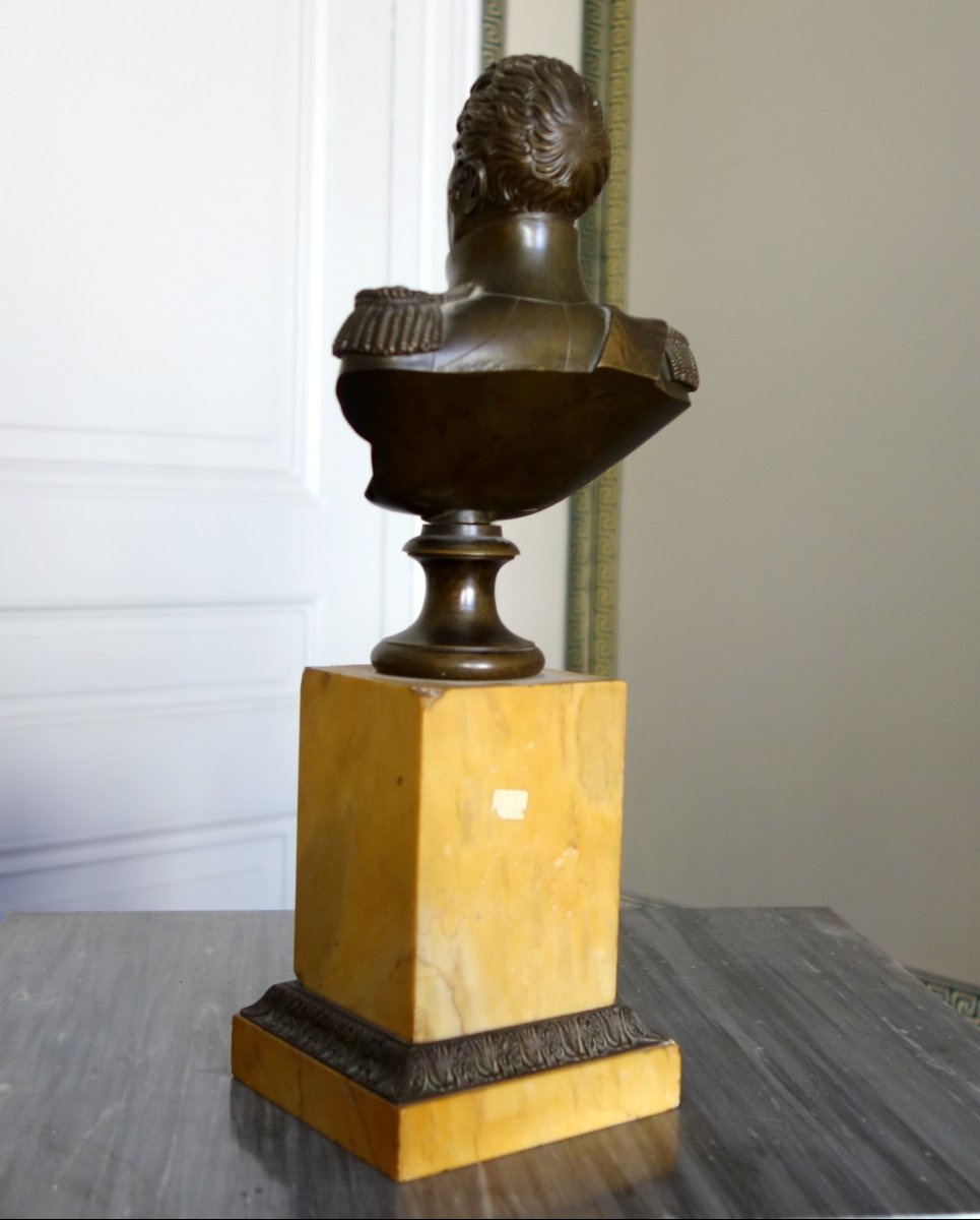 Charles X Roi de France - buste royaliste en bronze patiné et marbre jaune de Sienne-photo-3