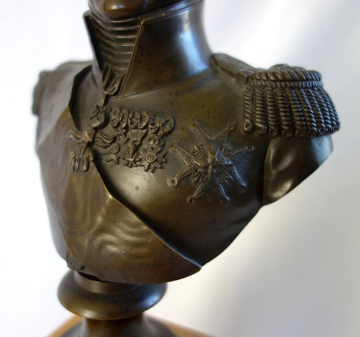 Charles X Roi de France - buste royaliste en bronze patiné et marbre jaune de Sienne-photo-4