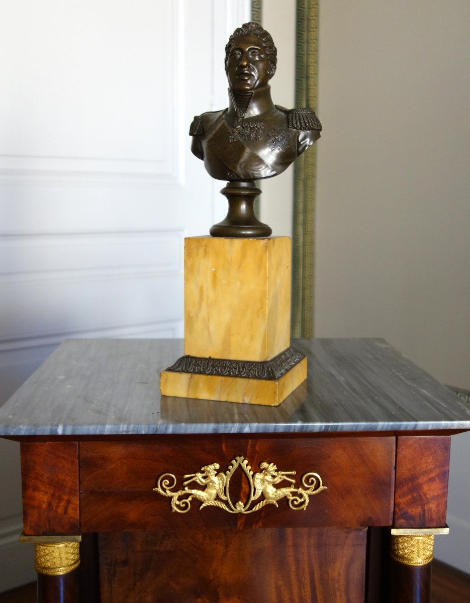 Charles X Roi de France - buste royaliste en bronze patiné et marbre jaune de Sienne