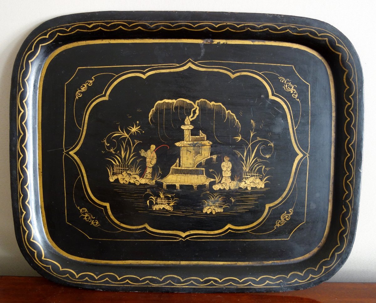 Large Napoleon III-style Serving Tray Made Of Lacquered Sheet Metal, Featuring Chinese-style Motifs On A Black Background, 57x53 Cm-photo-2