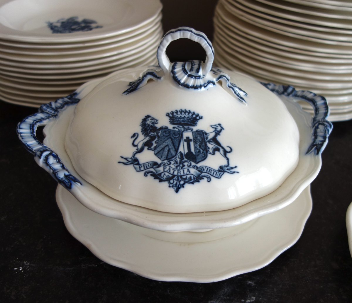 Galbert Family - Brown-westhead Moore & Co. Faience Tableware Set With Coat Of Arms, 46 Pieces-photo-6