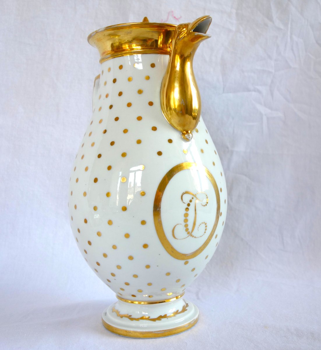 Empire-period Parisian Porcelain Coffee Pot With A Dotted Gold Monogram Design-photo-3