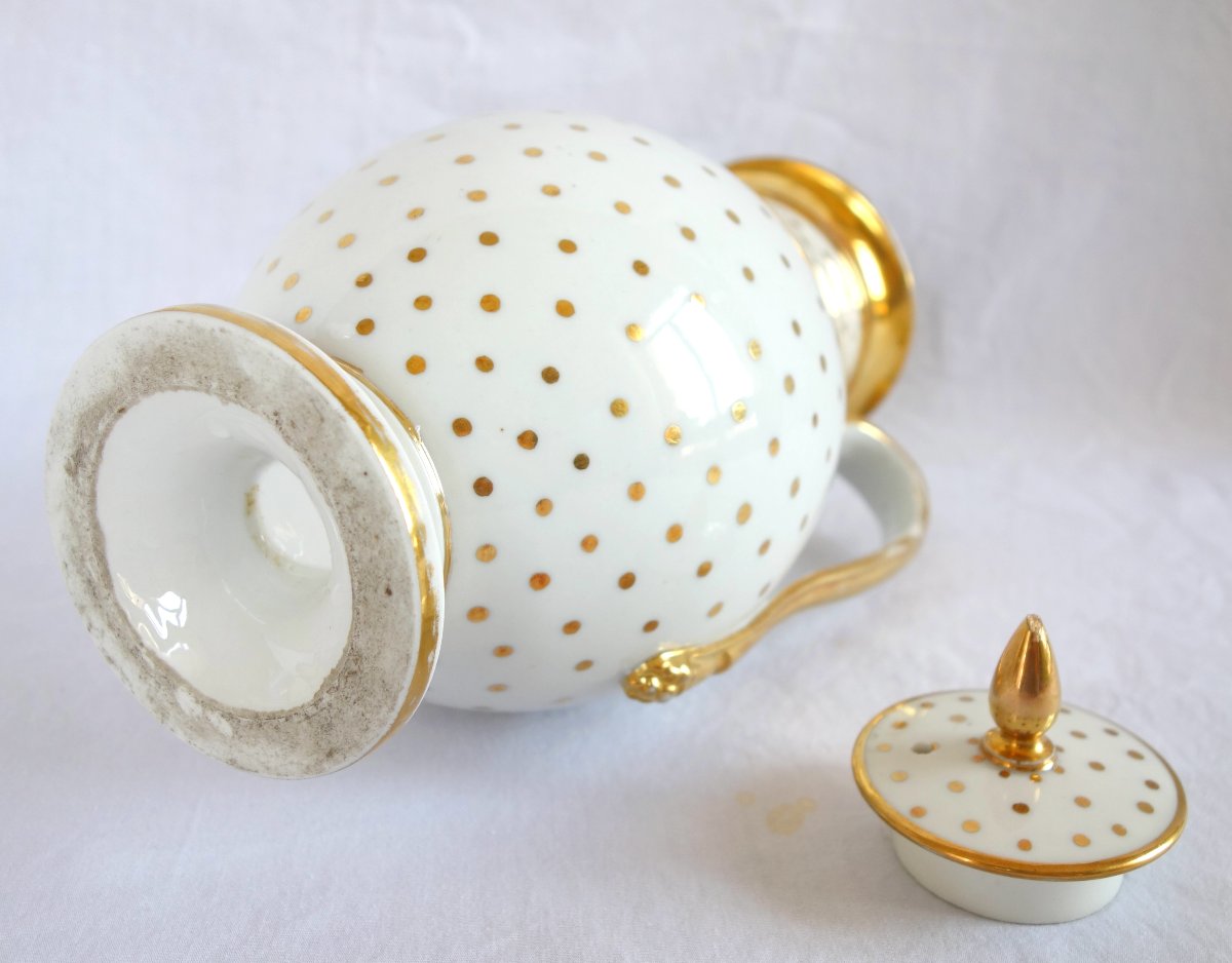 Empire-period Parisian Porcelain Coffee Pot With A Dotted Gold Monogram Design-photo-2