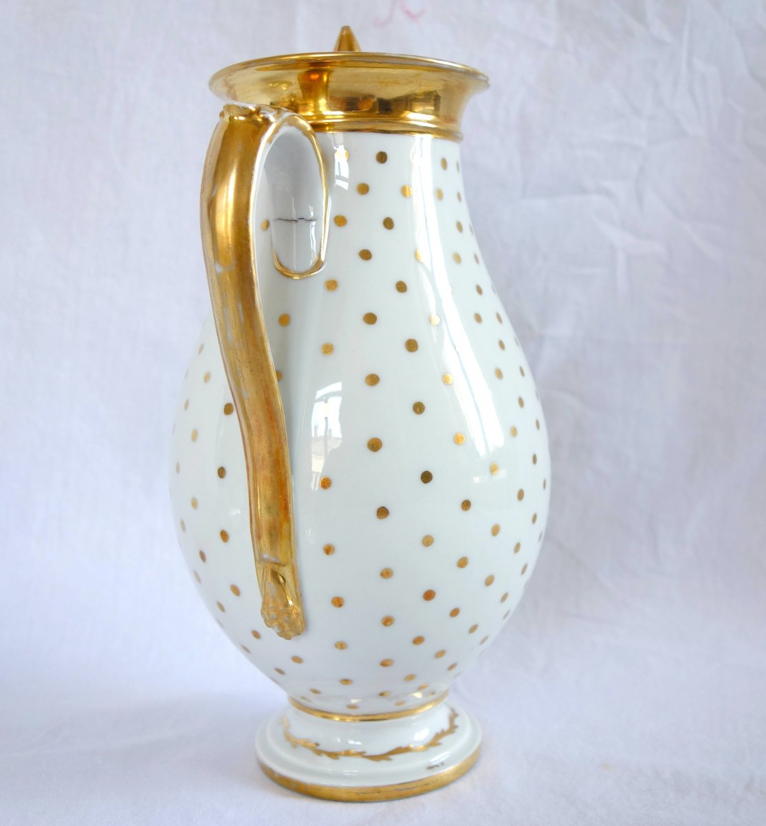 Empire-period Parisian Porcelain Coffee Pot With A Dotted Gold Monogram Design-photo-3