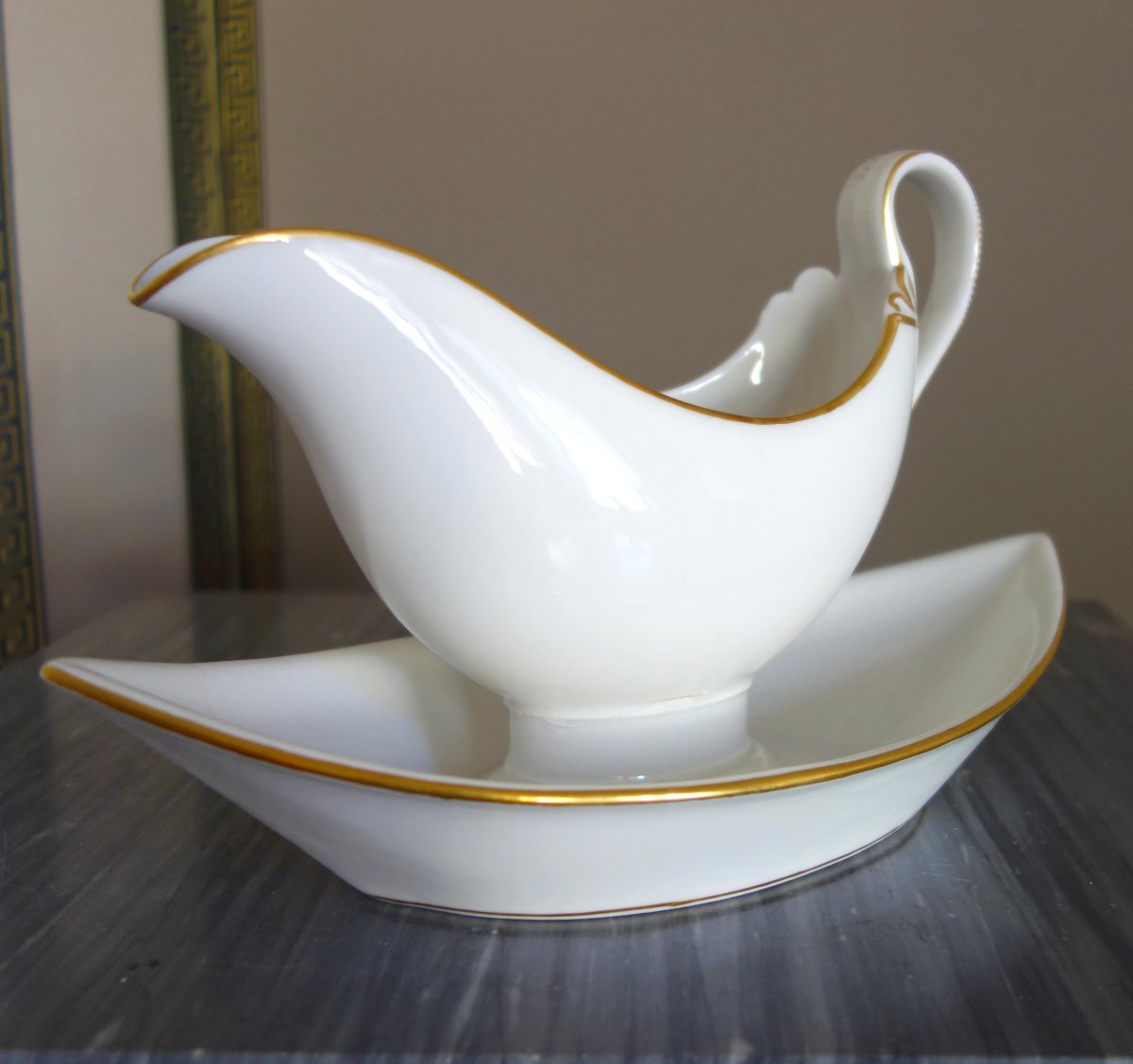 Nast: Empire-period Sauceboat Made Of White And Gold Paris Porcelain-photo-3