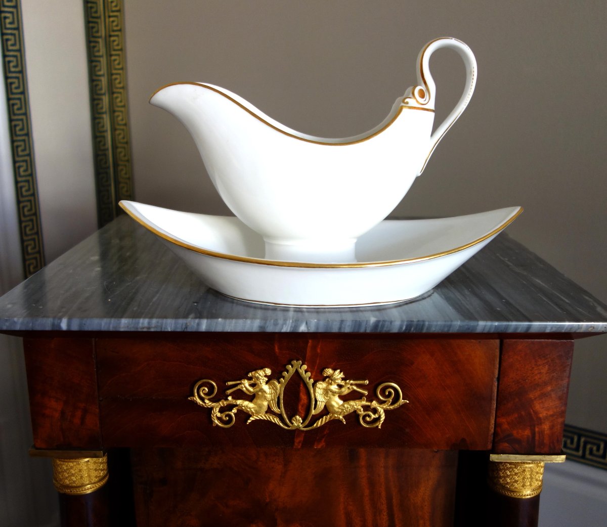 Nast: Empire-period Sauceboat Made Of White And Gold Paris Porcelain-photo-4