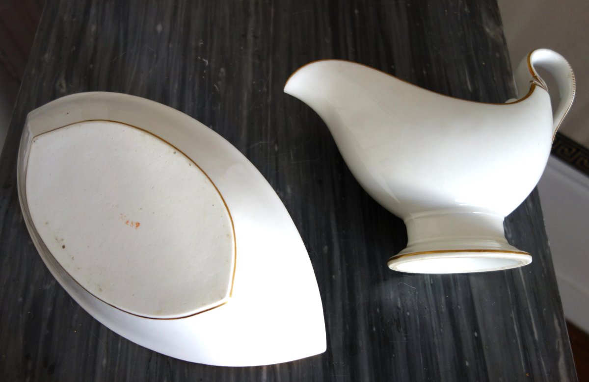 Nast: Empire-period Sauceboat Made Of White And Gold Paris Porcelain-photo-6