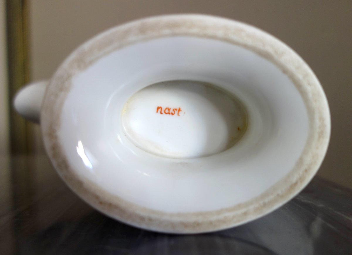 Nast: Empire-period Sauceboat Made Of White And Gold Paris Porcelain-photo-7