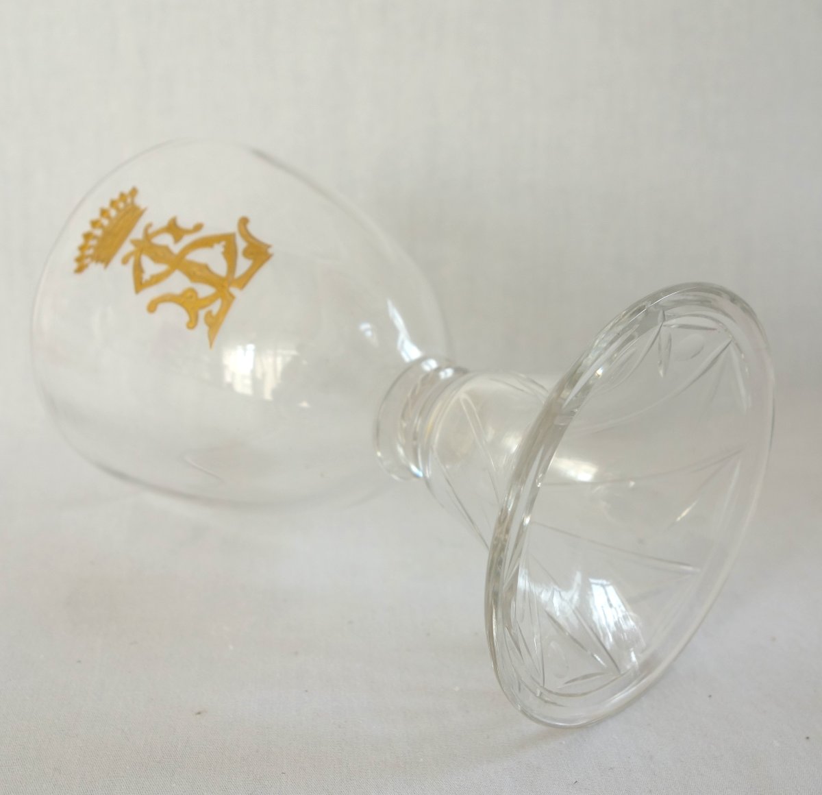 Couronne de Comte - Saint Louis suite de 6 verres à porto modèle Cluny gravé or-photo-3