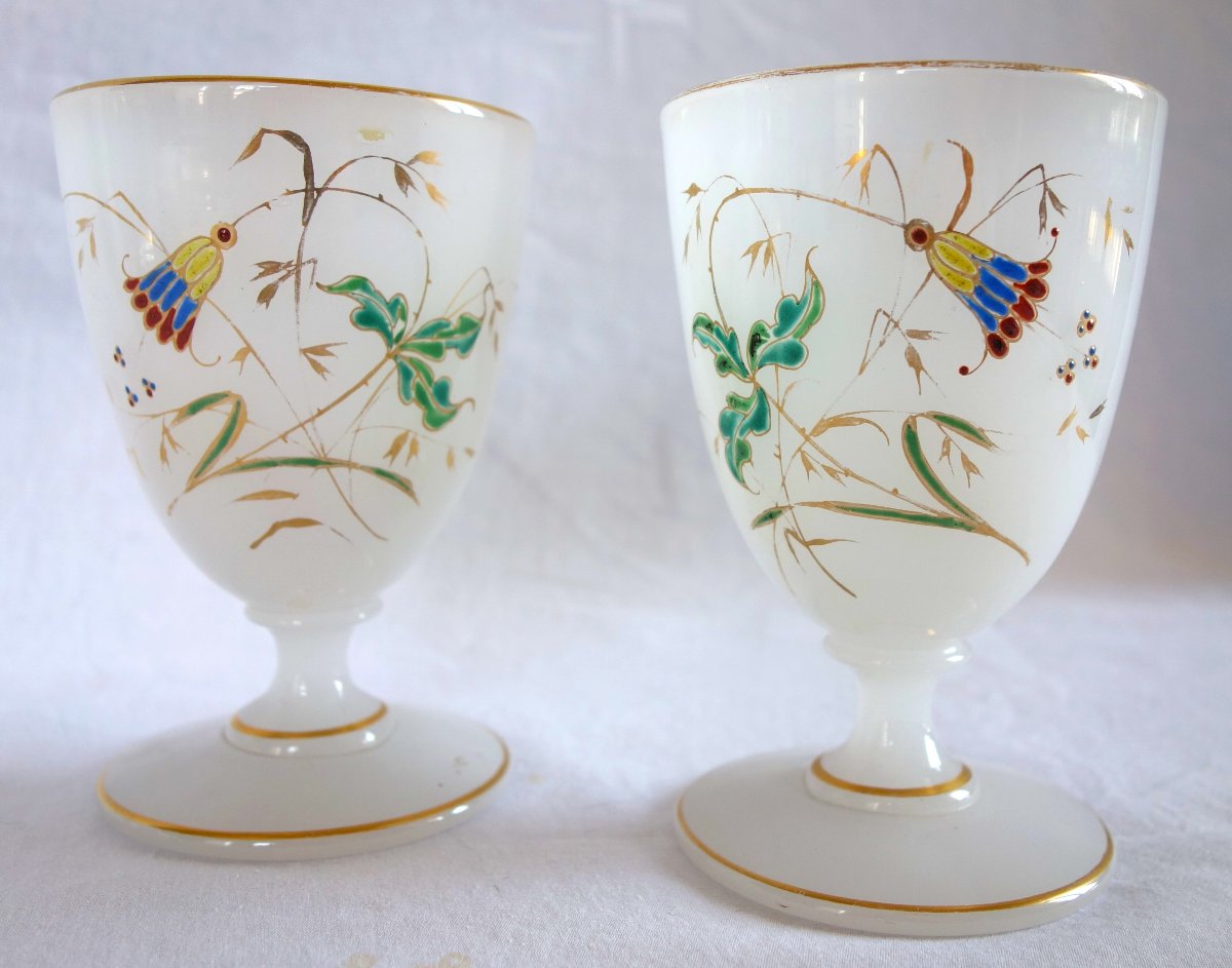 Baccarat : Paire de verres à dents en cristal opaline émaillé polychrome et doré-photo-3