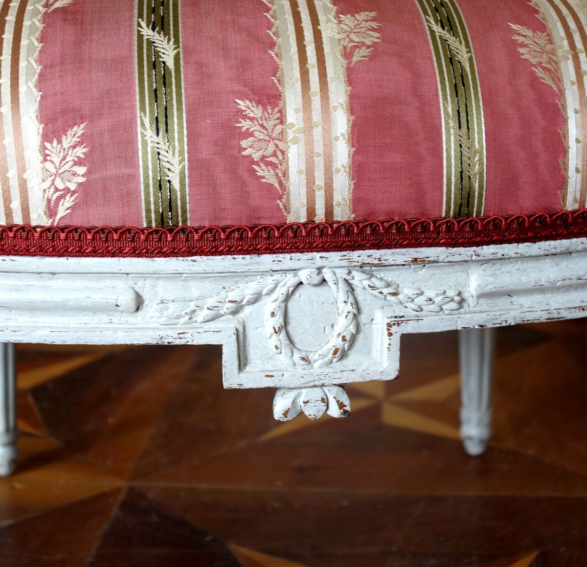 Mobilier De Salon - 6 Fauteuils à La Reine d'époque Louis XVI à Dossier Médaillon-photo-7