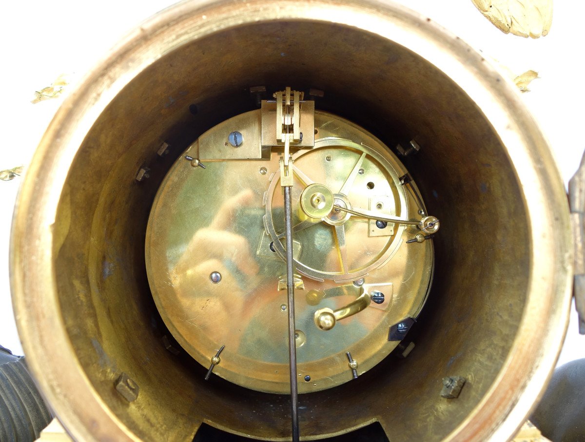 Pendule Aux Maréchaux d'époque Empire, Début XIXe Siècle, Bronze Doré Et Marbre Griotte-photo-7